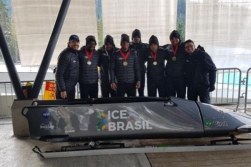 Equipe 4-man foi a campeã na segunda corrida da Copa América desta temporada, realizada nessa terça-feira, dia 7, em Whistler, no Canadá / Foto: CBDG